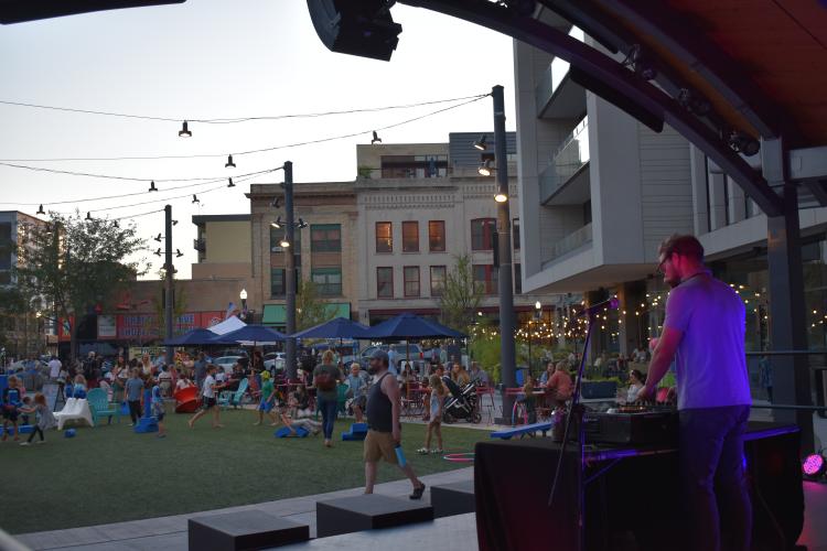 Photo of Broadway Square night bazaar