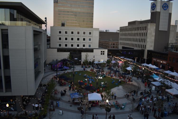 Photo of Broadway Square night bazaar